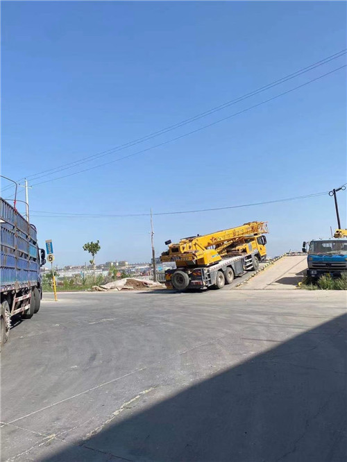 相山区25吨吊车的租赁价格大概是多少？